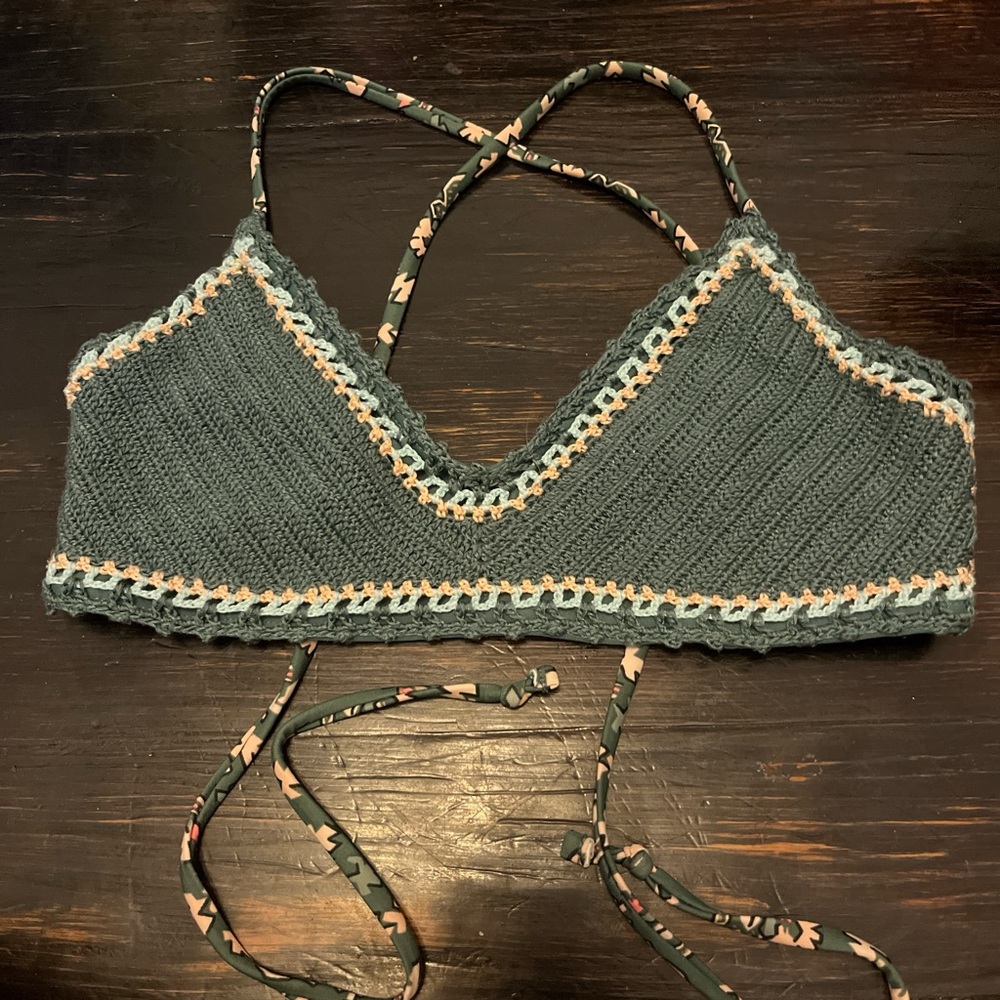 Xhilaration Teal Bikini top with Pink Accents